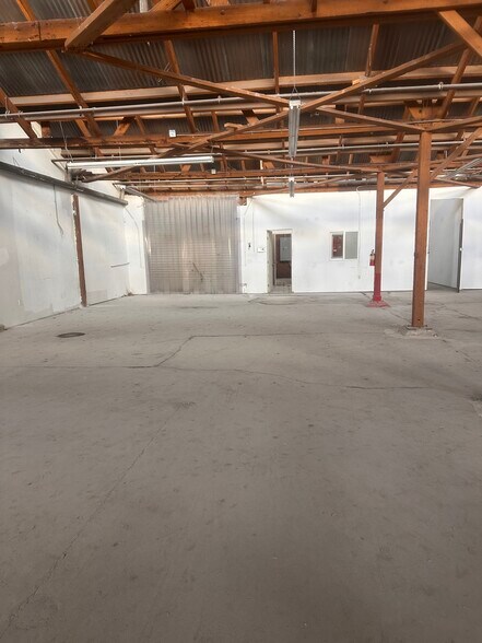 More Photos Of 2001 Belgrave Ave, Huntington Park Manufacturing For Lease