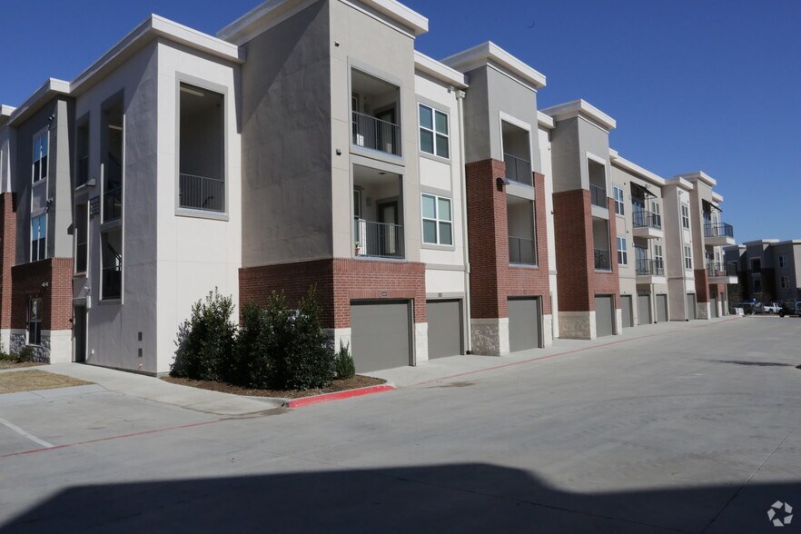 More Photos Of 380 Vista Court Dr, Plano Apartments For Lease