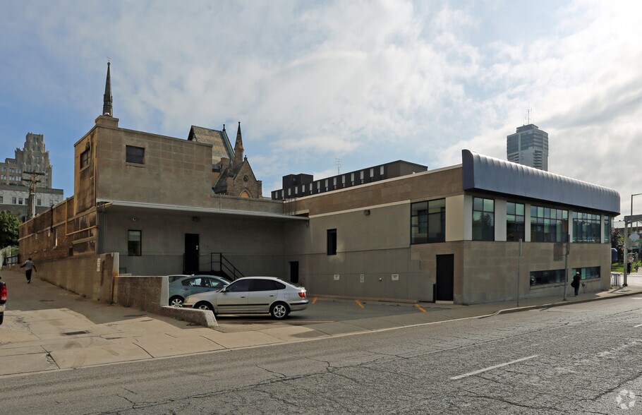 More Photos Of 100-110 James St S, Hamilton Office For Lease
