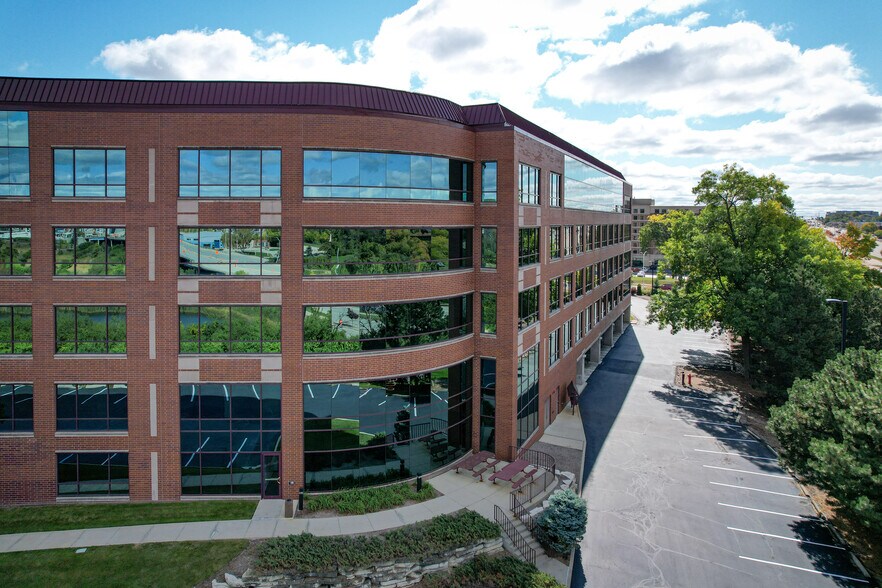 More Photos Of 1200 N Mayfair Rd, Wauwatosa Office For Lease