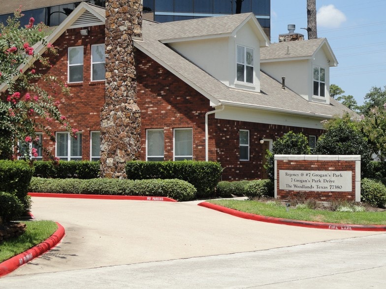 More Photos Of 7 Grogans Park Dr, Spring Loft Creative Space For Lease