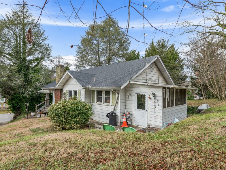 More Photos Of 103 Weaverville Rd, Woodfin Convenience Store For Sale