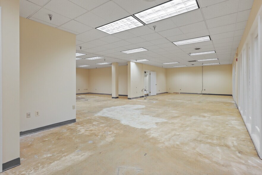 More Photos Of 339 Buschs Frontage Rd, Annapolis Medical For Lease