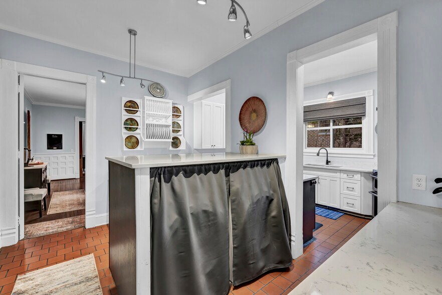 More Photos Of 412 S 3rd St, Wilmington Hospitality For Sale