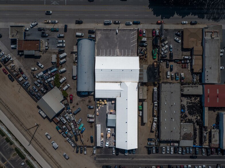 More Photos Of 1660 S Oxnard Blvd, Oxnard Warehouse For Sale