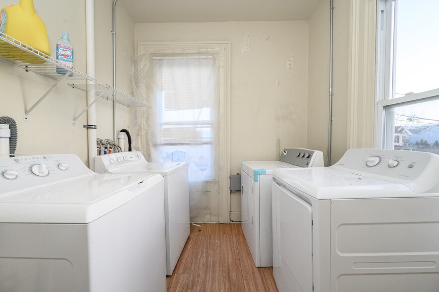 More Photos Of 122 S Rosewell Ave, South Amboy Apartments For Sale