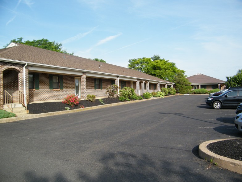 Primary Photo Of 600 Louis Dr, Warminster Office For Lease