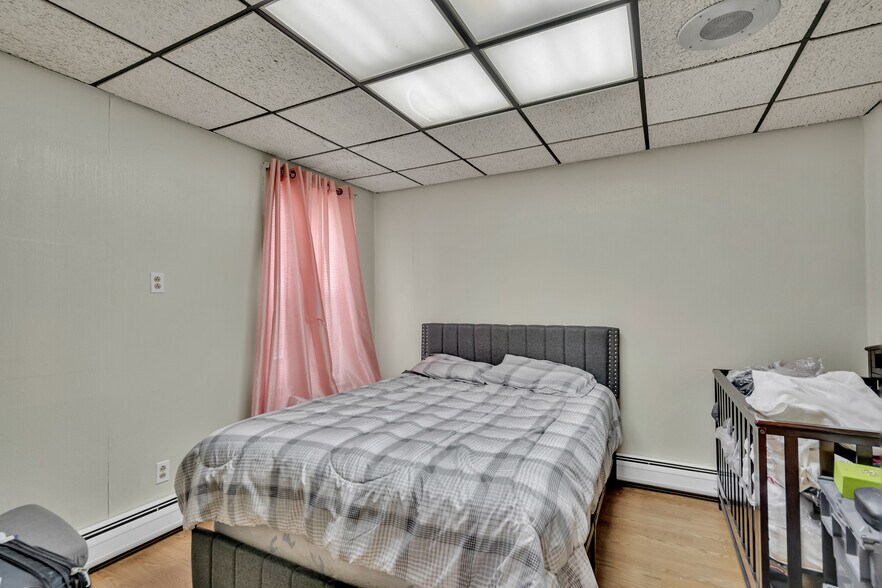 More Photos Of 161 High St, Taunton Office Residential For Sale