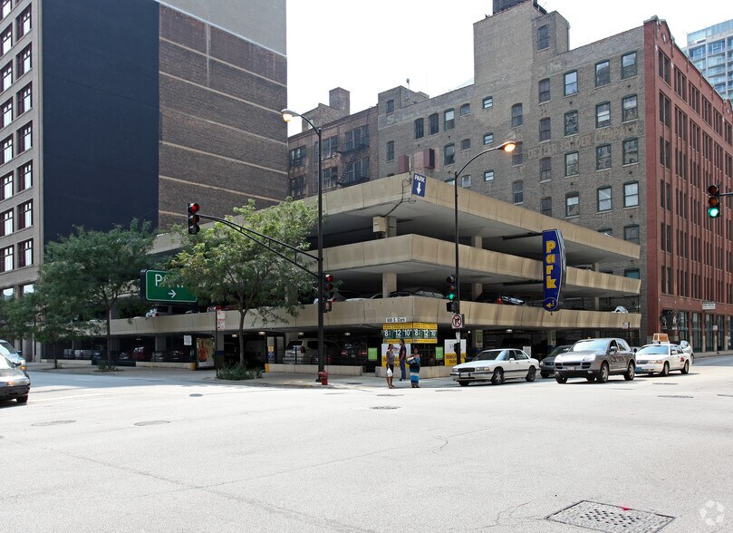 More Photos Of 600 S Clark St, Chicago Parking Garage For Sale