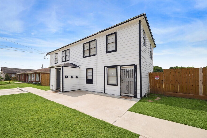 More Photos Of 904 Beverly Ave, Pasadena Apartments For Sale