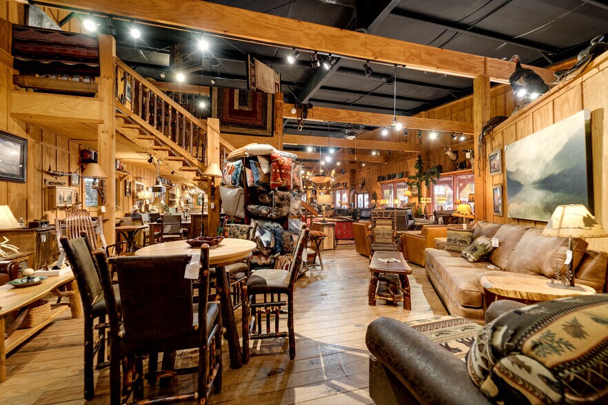 More Photos Of 25 Setser Branch Rd, Franklin Storefront For Sale