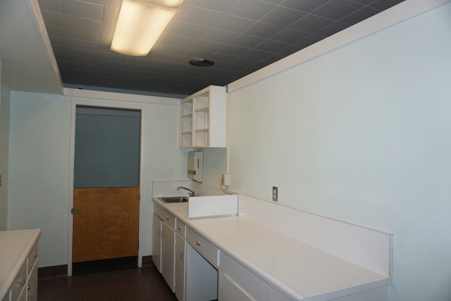 More Photos Of 1004-1006 N Douty St, Hanford Medical For Lease