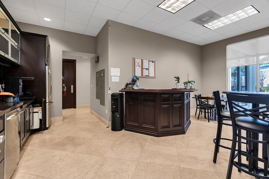 More Photos Of 1371 Sawgrass Corporate Pky, Sunrise Office For Sale