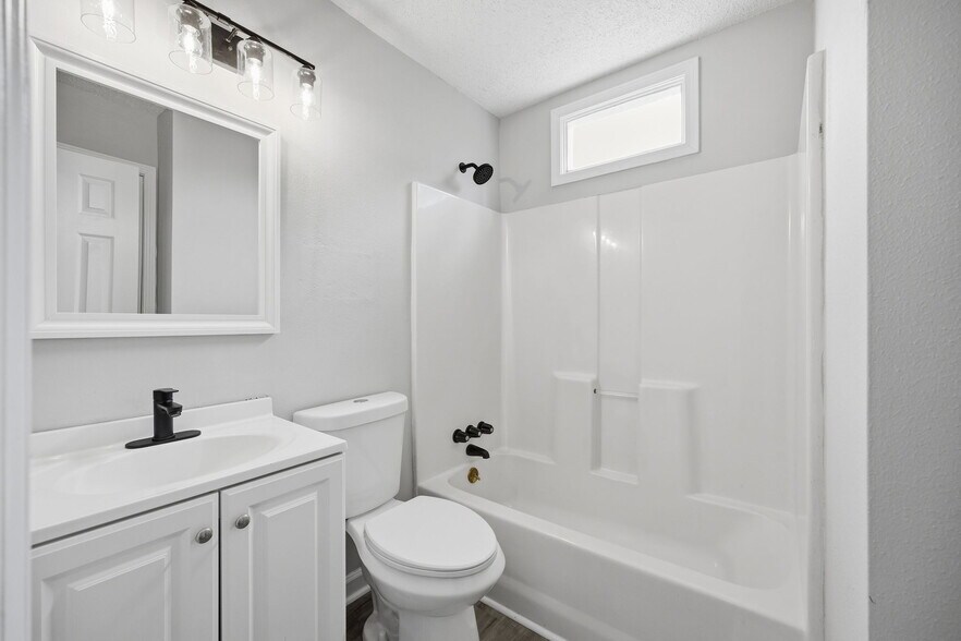 More Photos Of 1651 Donna Lynn Dr, Smyrna Office For Sale