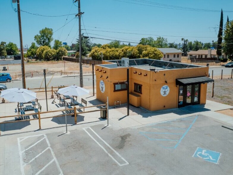 Primary Photo Of 950 Calimesa Blvd, Calimesa Freestanding For Sale