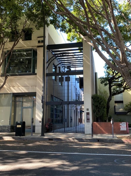 More Photos Of 135-141 W Green St, Pasadena General Retail For Lease