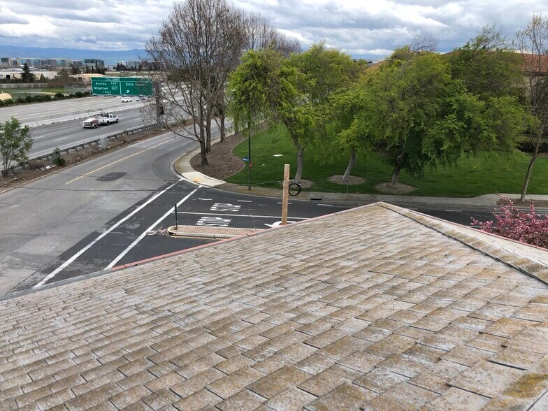 More Photos Of 299 Fairchild Dr, Mountain View Light Distribution For Lease