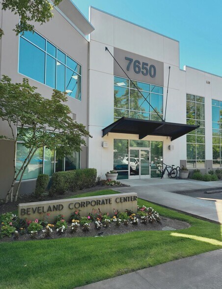 More Photos Of 7650 SW Beveland St, Tigard Office For Lease
