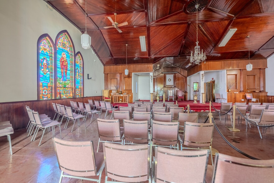 More Photos Of 112 S 13th St, Jeannette Religious Facility For Sale
