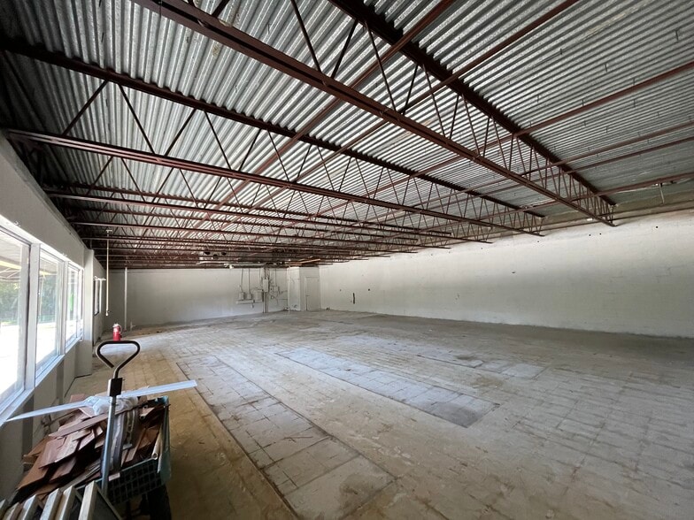 More Photos Of 1021 W Swann Ave, Tampa Supermarket For Lease