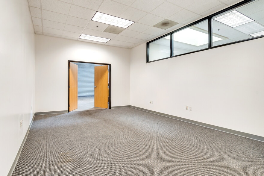 More Photos Of 339 N Berry St, Brea Light Manufacturing For Sale