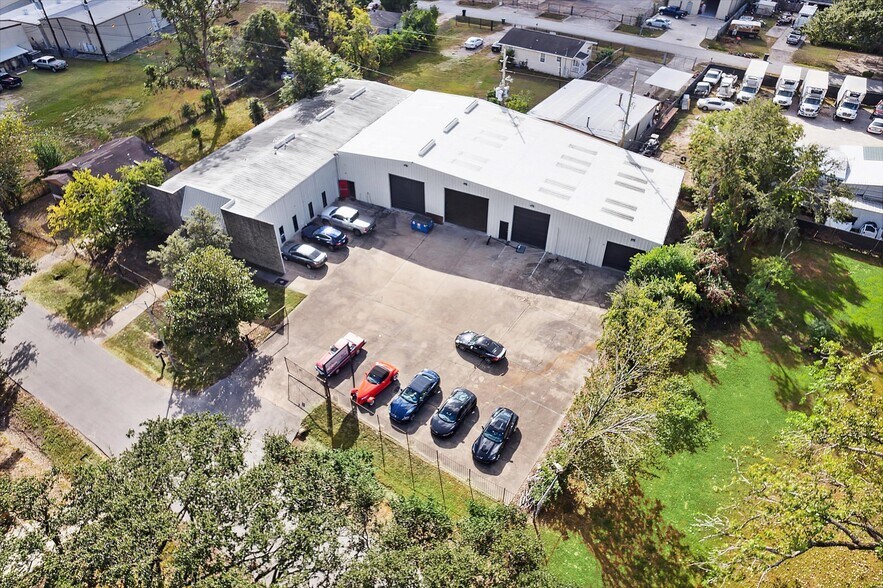 Primary Photo Of 10131 Alfred Ln, Houston Industrial For Sale
