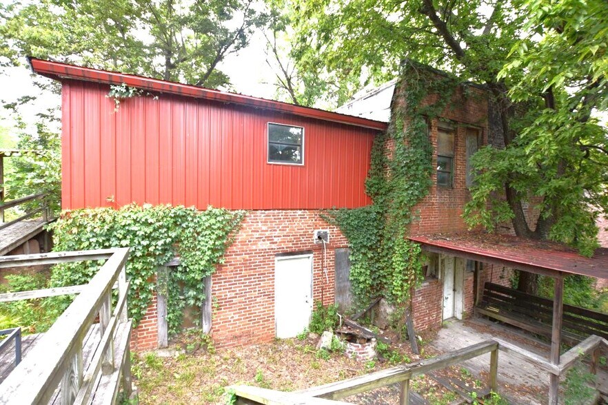 More Photos Of 114 Main St, Watts Apartments For Sale