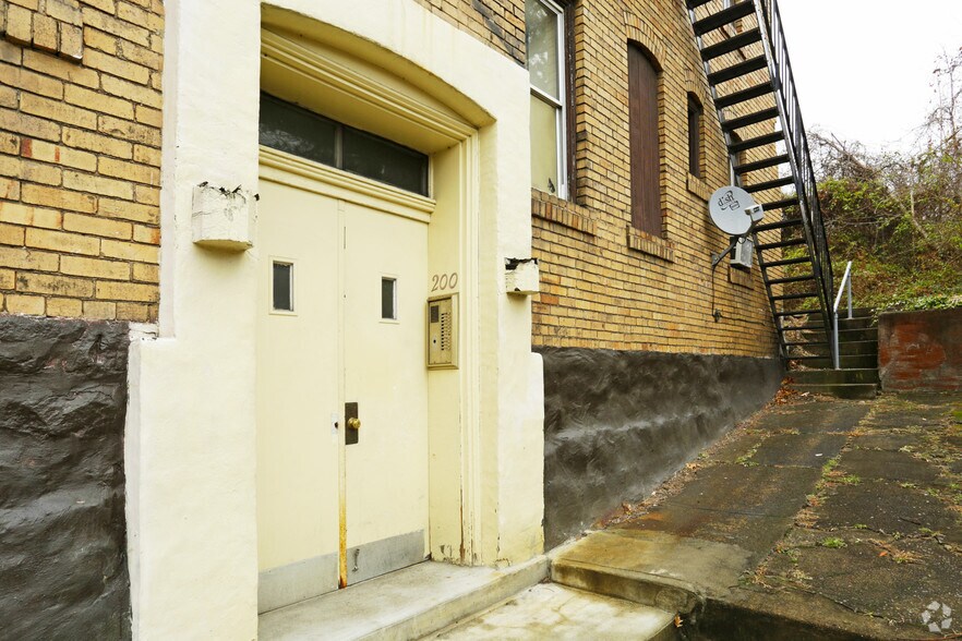 More Photos Of 200 E Elizabeth St, Pittsburgh Apartments For Sale