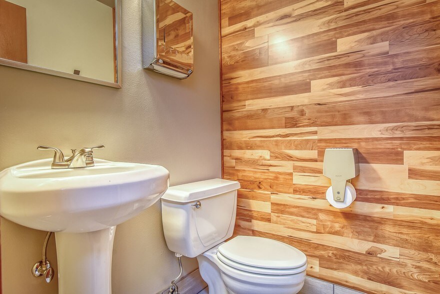 More Photos Of 2720 E Yampa St, Colorado Springs Office Residential For Sale