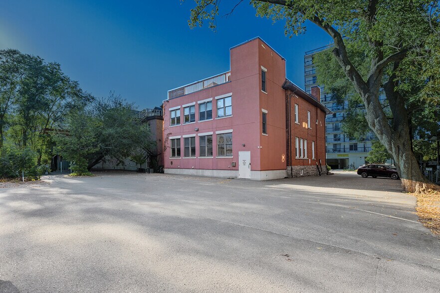 More Photos Of 226 Argyle Ave, Ottawa Office For Sale