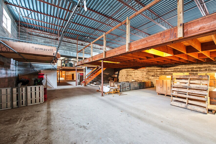 More Photos Of 348 Montauk Hwy, Wainscott Industrial For Sale