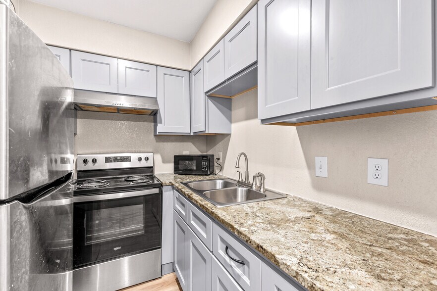 More Photos Of 2833 Community Dr, Dallas Apartments For Sale