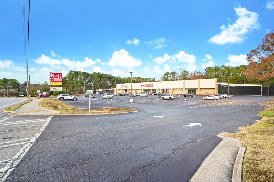 More Photos Of 1555 E Park Place Blvd, Stone Mountain Unknown For Lease