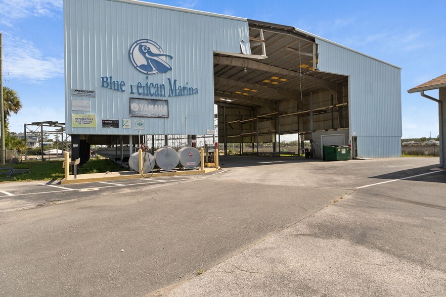 More Photos Of 5000 Calienta St, Hernando Beach Marina For Sale