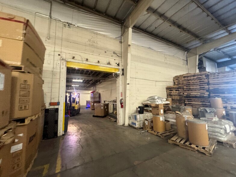 More Photos Of 3600 E 45th Ave, Denver Manufacturing For Sale