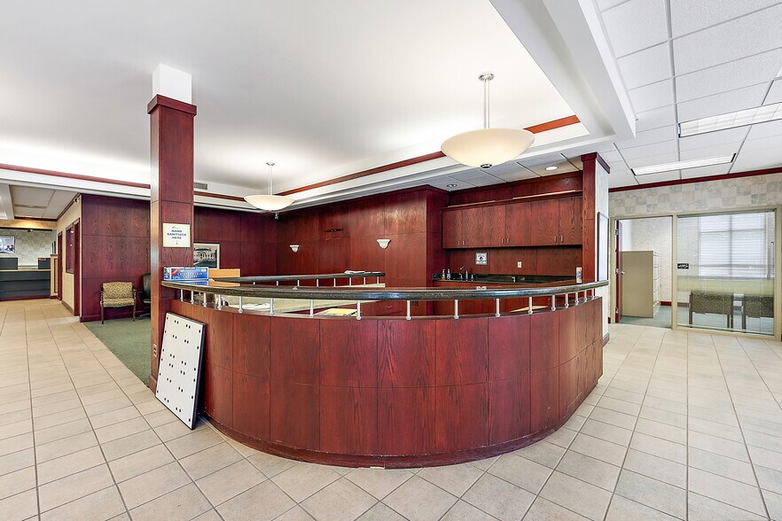 More Photos Of 38880 Garfield Rd, Clinton Township Medical For Lease