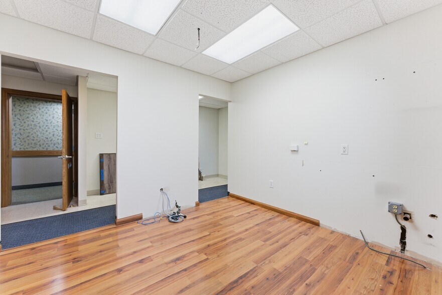More Photos Of 75 Van Deene Ave, West Springfield Office For Lease