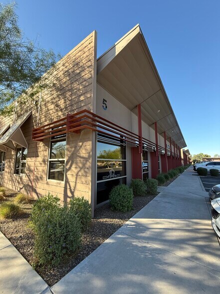More Photos Of 5425 E Bell Rd, Scottsdale Medical For Lease
