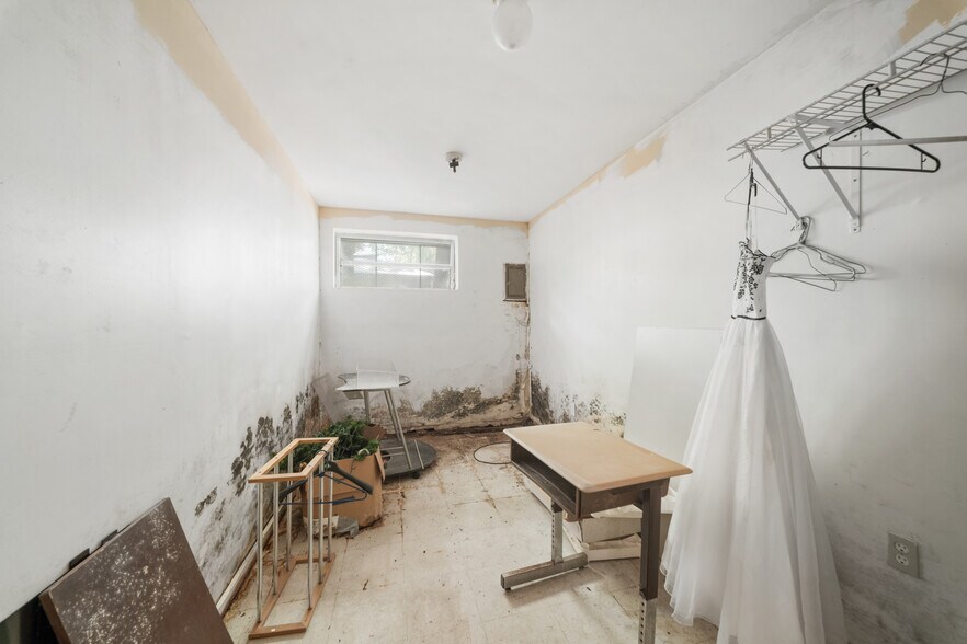 More Photos Of 1601-1605 Whitaker St, Savannah Freestanding For Sale