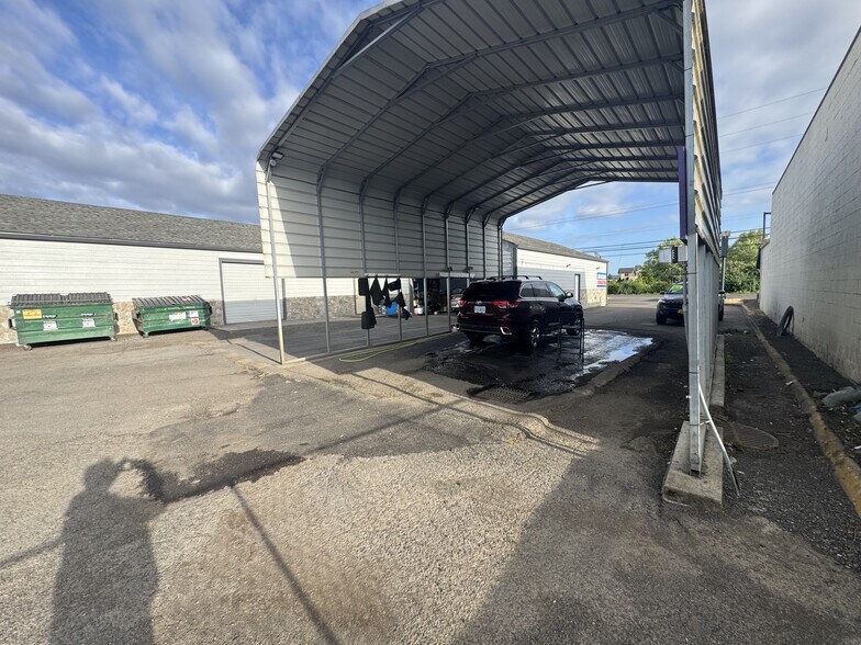 More Photos Of 4315 Pacific Ave, Forest Grove Auto Dealership For Lease