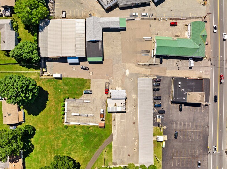 More Photos Of 830 Cumberland Hill Rd, Woonsocket Freestanding For Sale