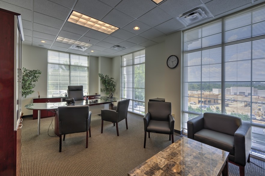 More Photos Of 1300 Ridenour Blvd, Kennesaw Office Residential For Lease