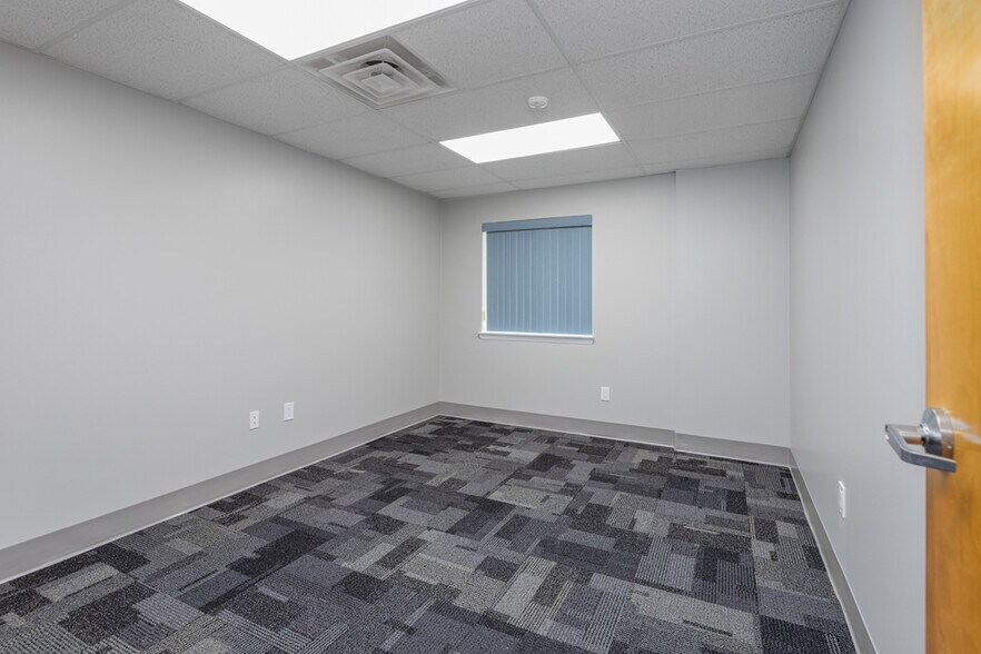 More Photos Of 411 Commerce Ln, West Berlin Medical For Sale