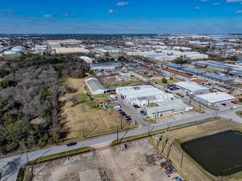 More Photos Of 7403 Wright Rd, Houston Manufacturing For Lease