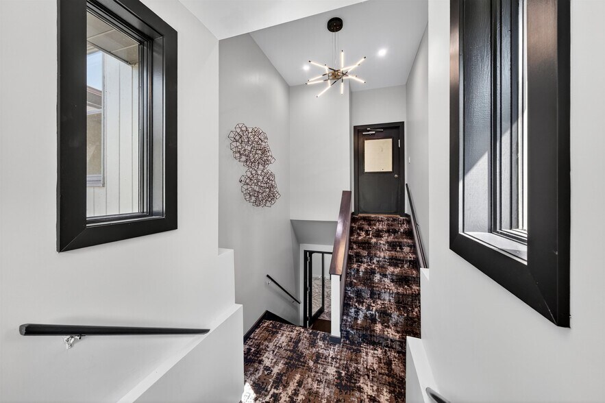 More Photos Of 11 Abrams Rd, Central Valley Office For Sale