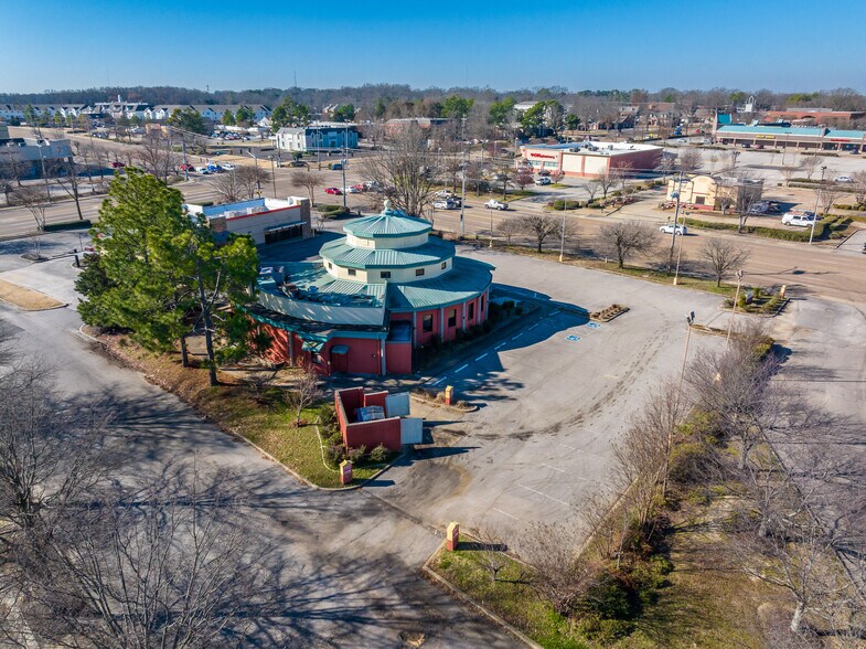 More Photos Of 2936 Kirby Whitten Rd, Memphis Restaurant For Sale