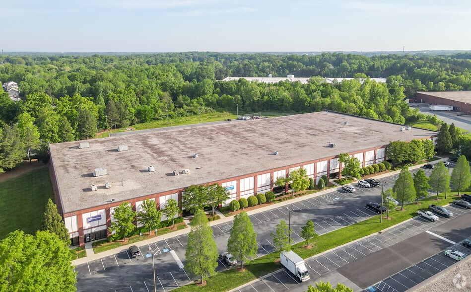 More Photos Of 7020 Reames Rd, Charlotte Warehouse For Lease