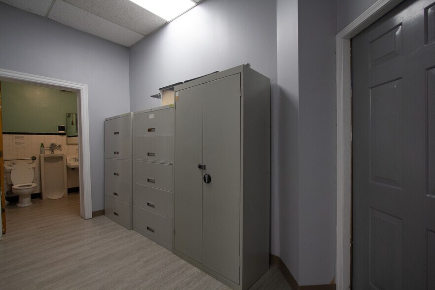 More Photos Of 1795 Washington Rd, East Point Office For Sale