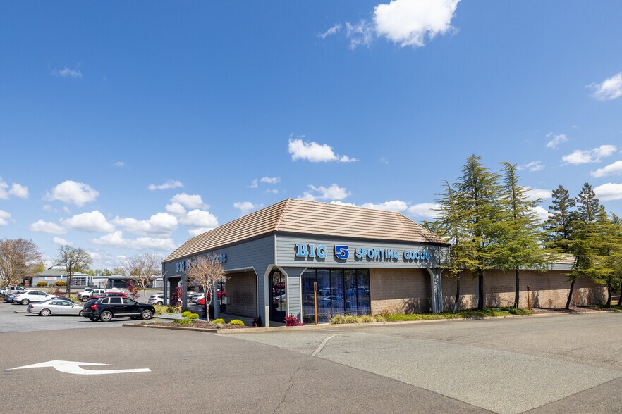 More Photos Of 2560-2576 Grass Valley Hwy, Auburn Storefront For Sale