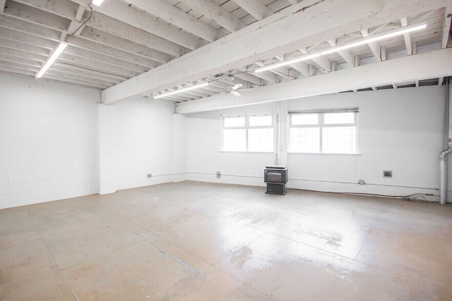 More Photos Of 381 Railway St, Vancouver Warehouse For Lease